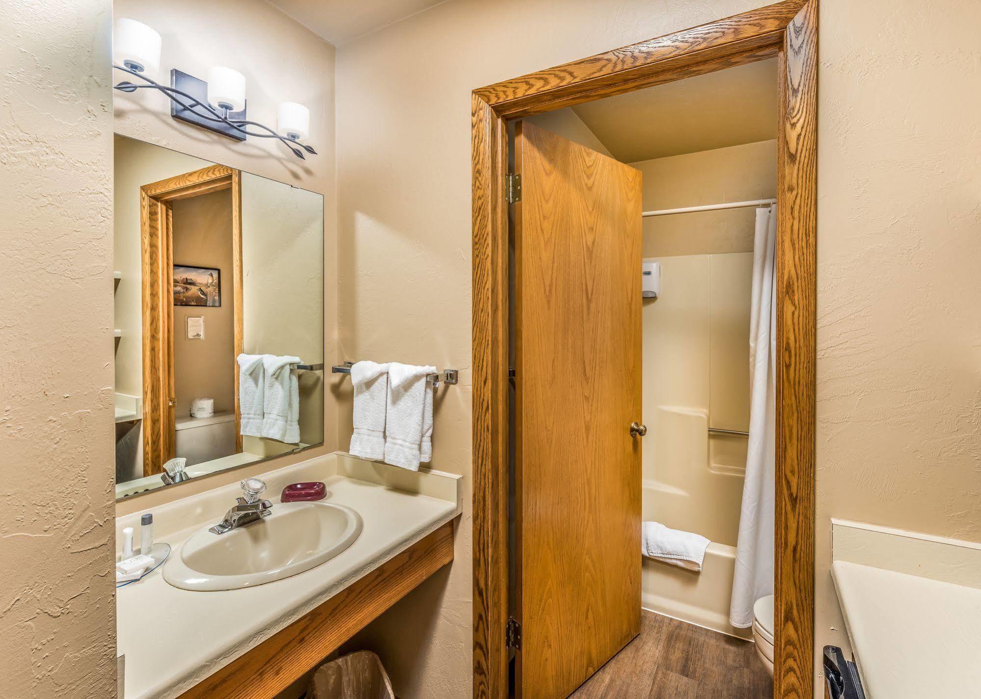 Somerset Inn & Suites Ephraim Bagian luar foto